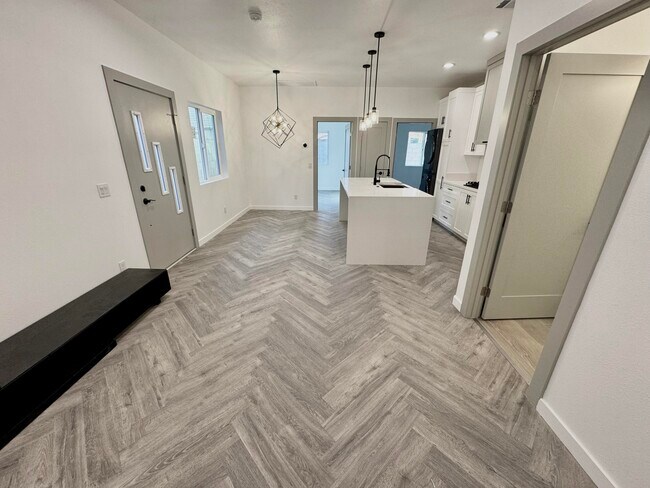 Foto del edificio - 2643 Summerchase Ave