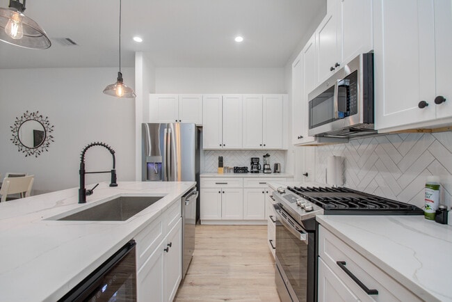 Building Photo - 4109 Hare St