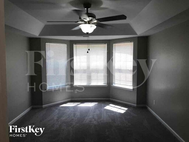 Foto del edificio - 7301 Hidden Creek Dr