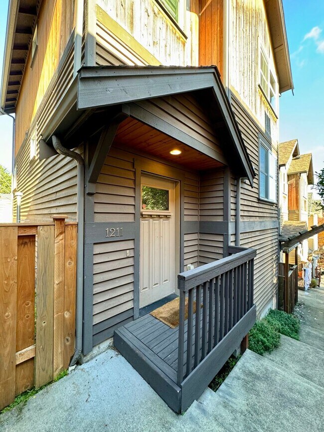 Foto del edificio - Queen Anne Townhouse