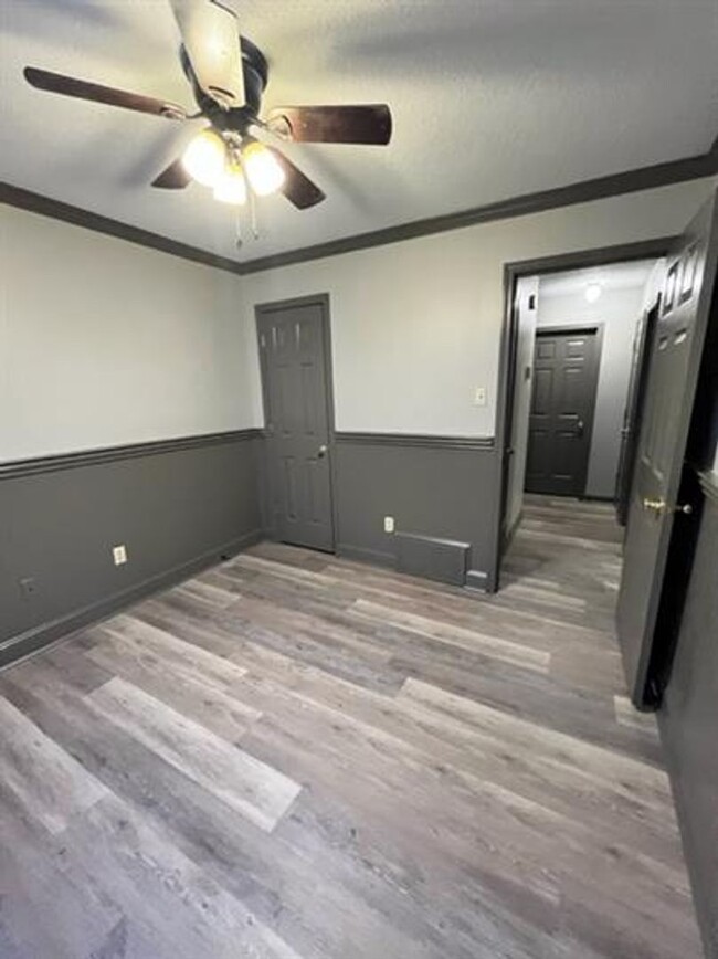 Building Photo - Charming 3-Bedroom Home in Oakland-Comfort...