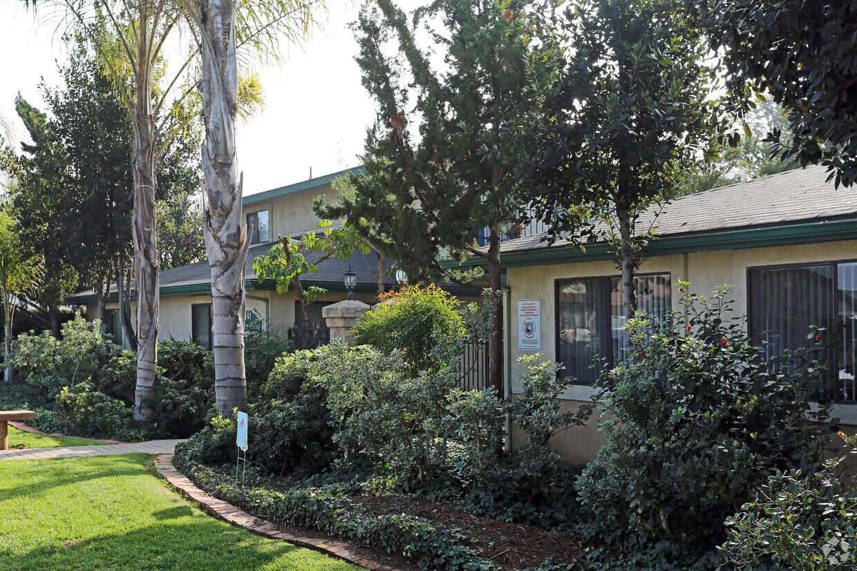Building Photo - Persimmon Villas Senior Apartments
