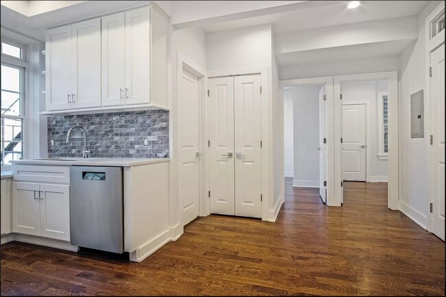 Building Photo - 266 Mamaroneck Ave