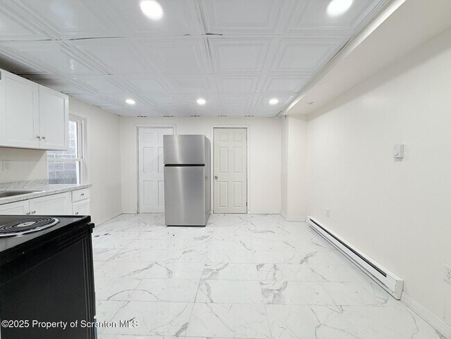 Foto del edificio - 210-212 Center Ave