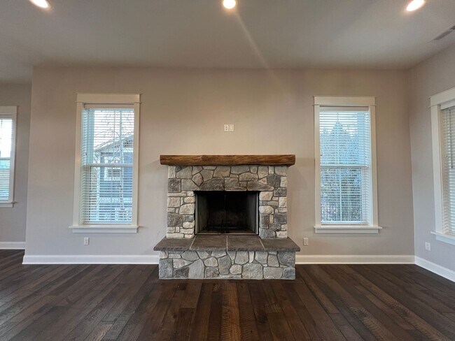 Foto del edificio - Beautiful, Custom home in the heart of Jacksonville | Available Now