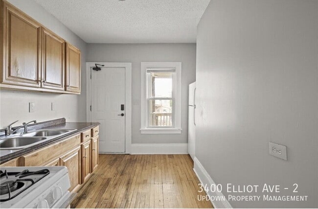 Building Photo - 3400 Elliot Ave