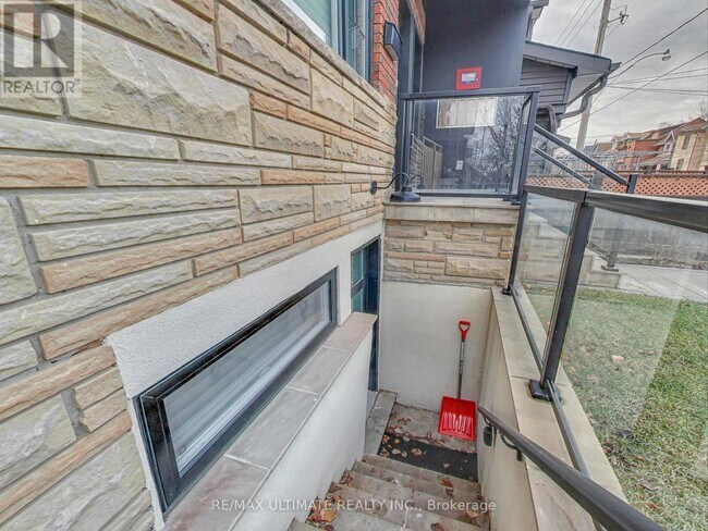 Photo du bâtiment - 115 Wallace Ave