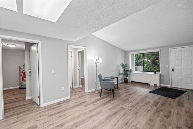 Building Photo - Garden Court Apartments