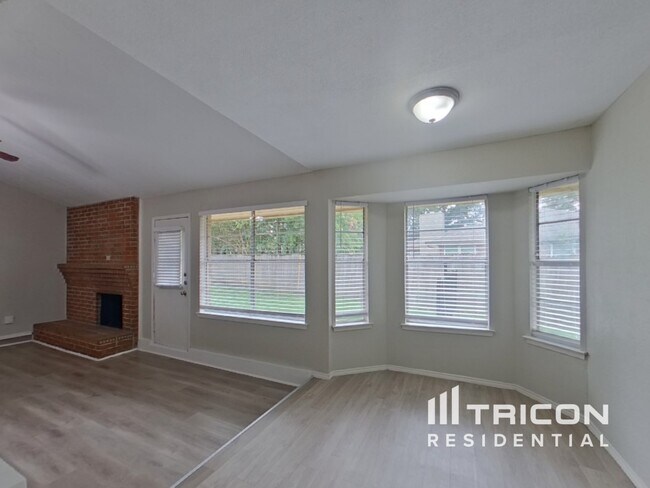 Foto del edificio - 4940 Creek Ridge Trail