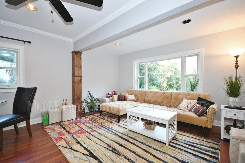 Foto principal - 7776 Fitzsimmons St