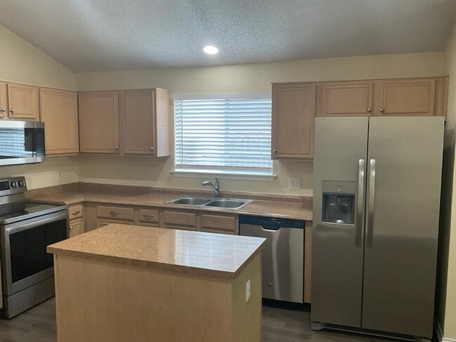 Building Photo - 6312 Fern Meadow Dr