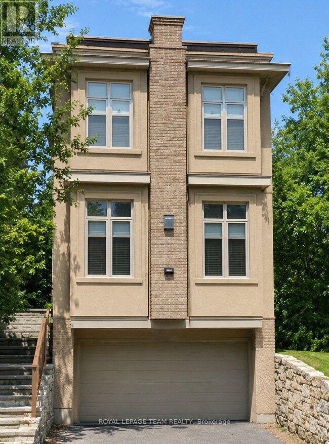 Building Photo - 291 Ferndale Ave