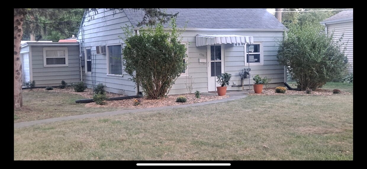 2200 S Central Ave, Burlington, IA 52601 House for Rent in Burlington