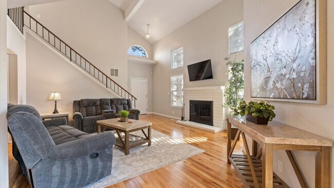 Building Photo - 2301 Sierra Highlands Dr