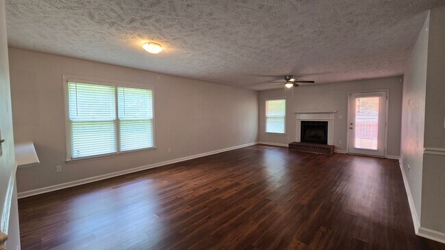 Building Photo - 5762 Bavaria Pl