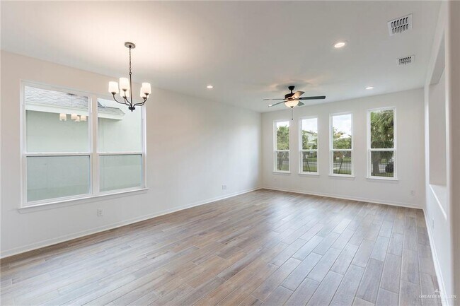 Foto del edificio - 10218 N 15th St