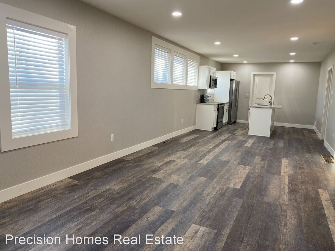 Primary Photo - 4 br, 2 bath House - 301 Phelps St