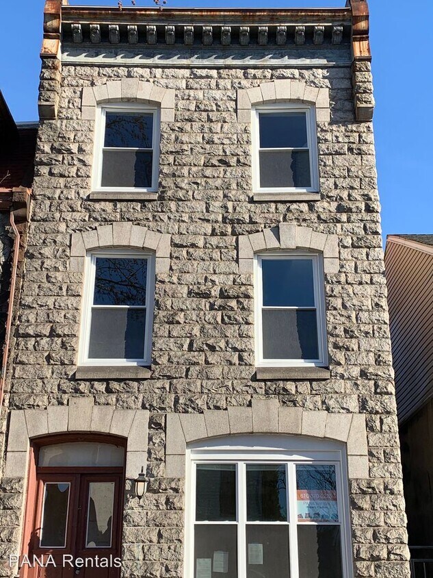 Primary Photo - 139 S 9th St