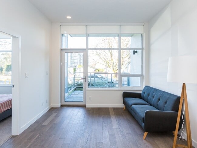 Building Photo - 4963 Cambie St