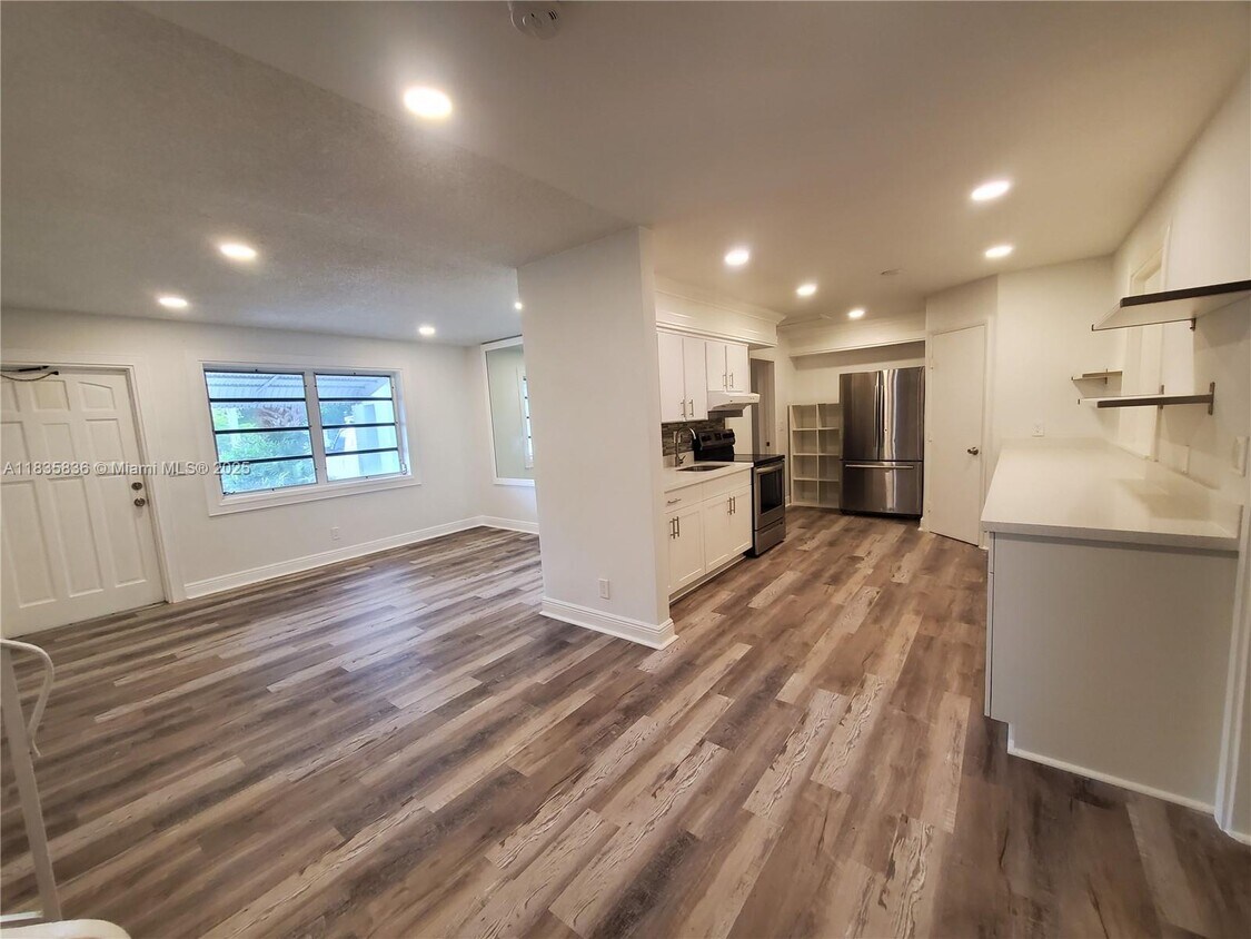 Foto principal - 126 NW 8th Ave