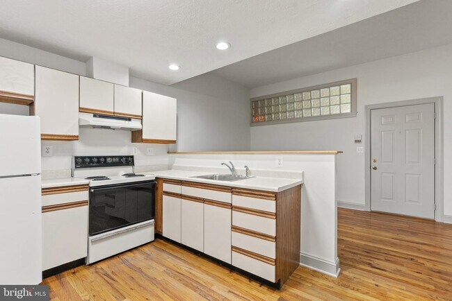 Foto del edificio - 7 W Piccadilly St