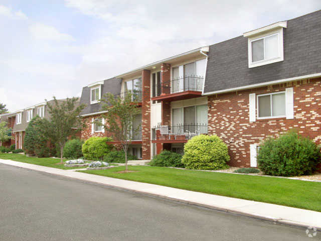 Building Photo - Village Park at Eastborough