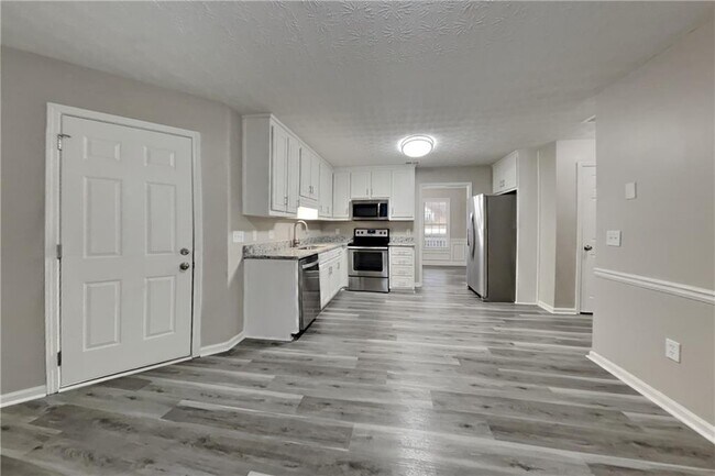 Building Photo - 275 Grayson Manor Dr SW