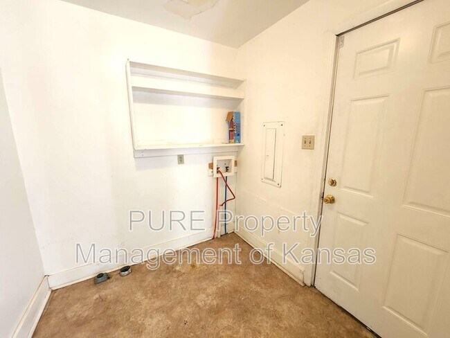 Building Photo - 2815 SE Minnesota Ave