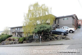 Building Photo - 304 E Thomas St