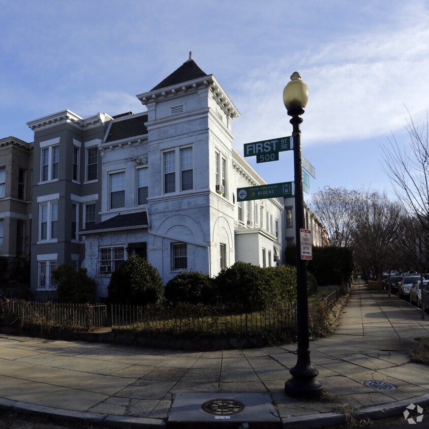 Primary Photo - 538 1st St SE