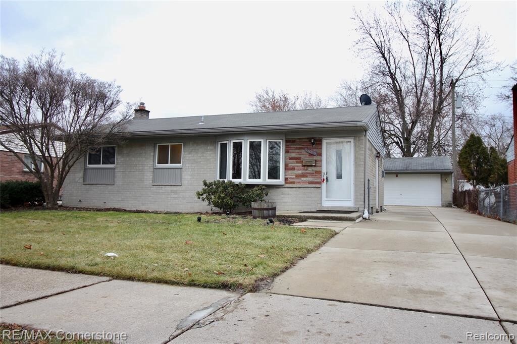 33043 Creston St, Westland, MI 48186