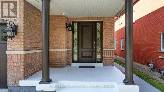 Building Photo - 92 Laval St