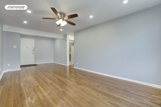 Foto del edificio - 35-20 Leverich St