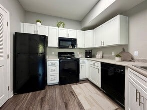 Building Photo - The Lofts