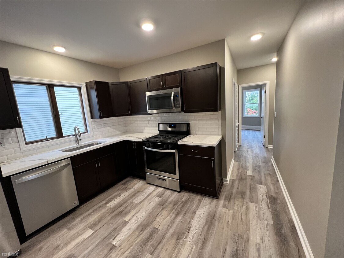 Primary Photo - 3 br, 1 bath Duplex - 170 Lovering Avenue ...