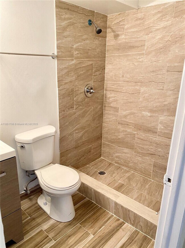 Foto del edificio - 20761 NE 4th Pl