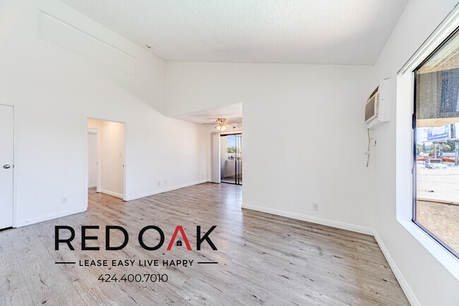 Foto del edificio - 8614 Woodley Ave