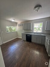 Building Photo - 937 Sunset Dr