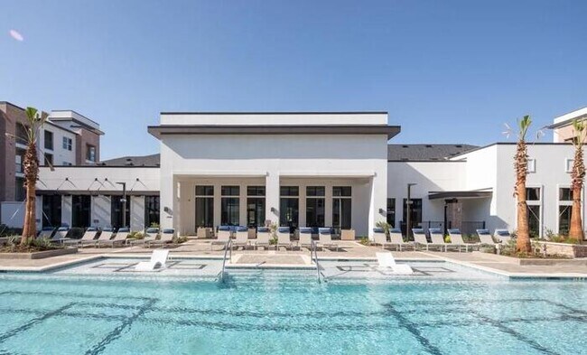 Foto del edificio - 16304 Farm to Market Rd 1325