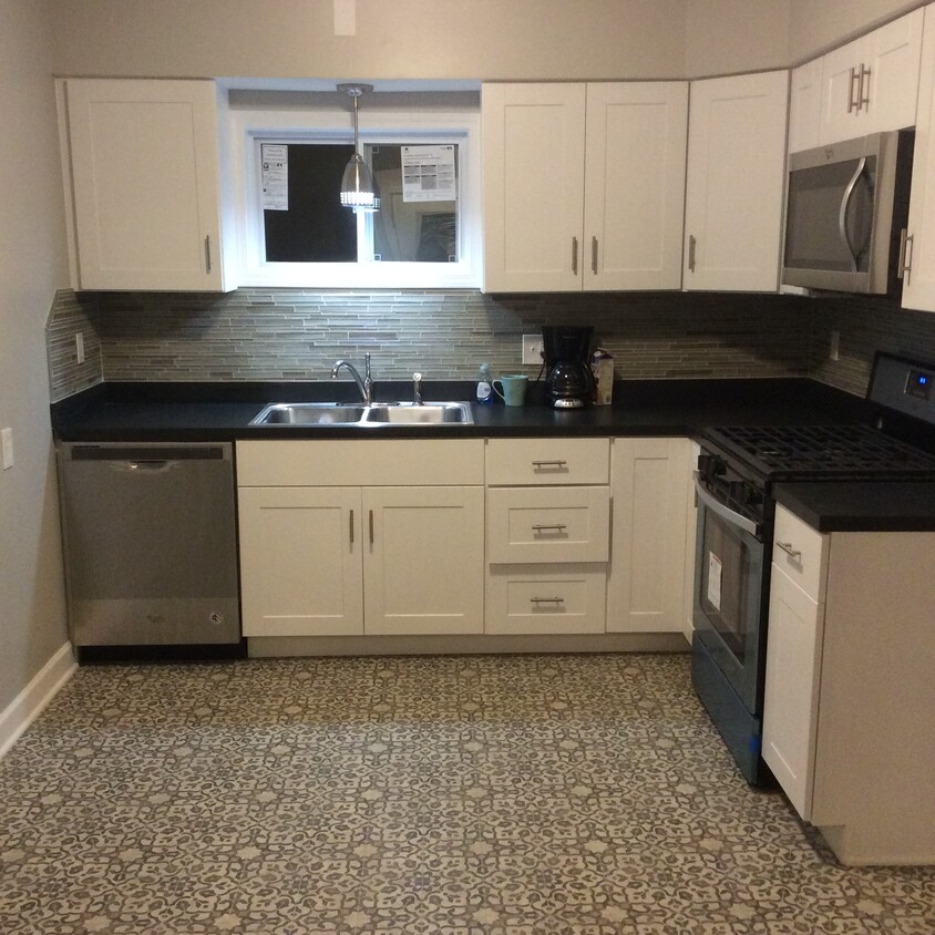 Kitchen - 337 Kenwood Avenue