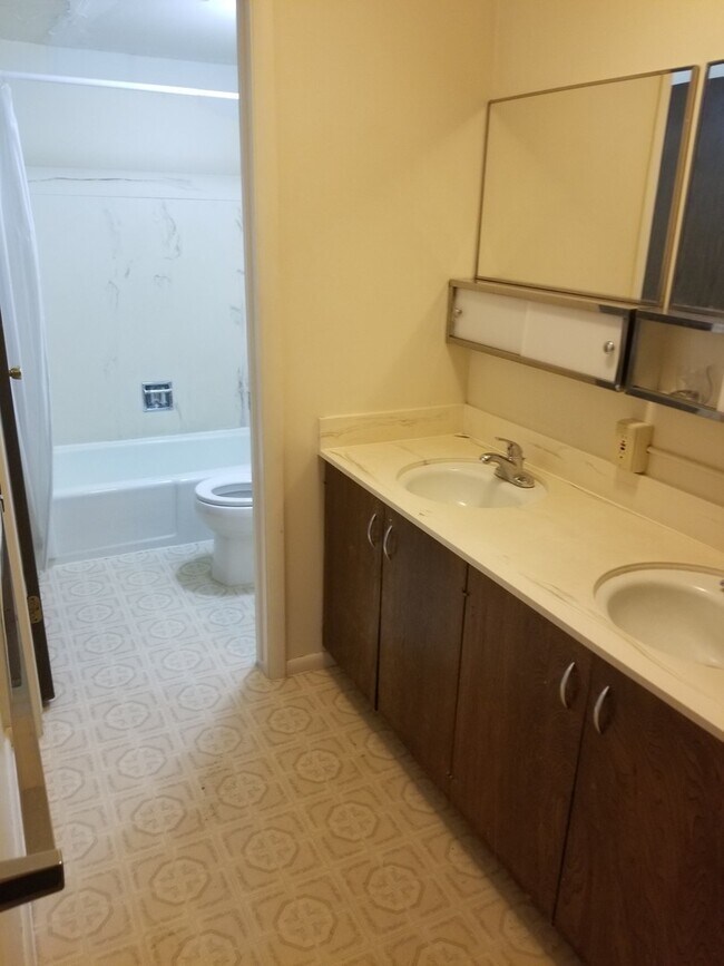 Foto del edificio - SINGLE FAMILY HOUSING -  2 bed/1 bath just off of University Parkway in Orem