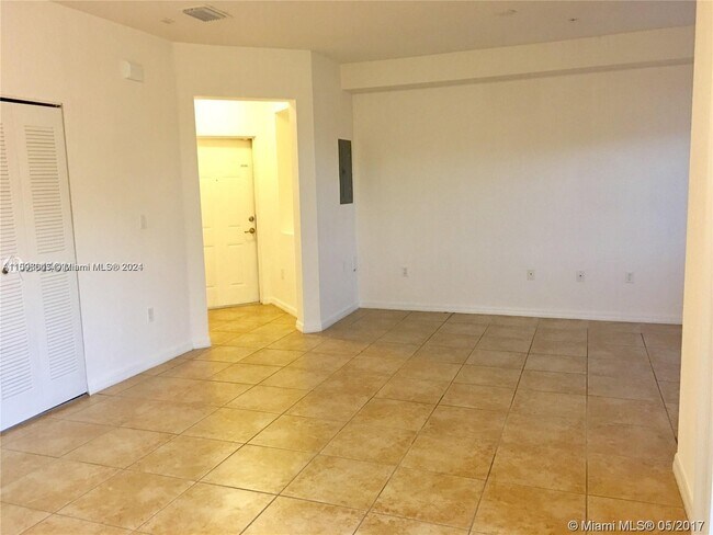 Foto del edificio - 8800 NW 107th Ct