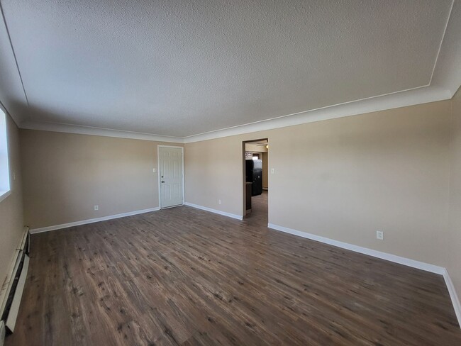 Building Photo - 206 3rd Ave SE