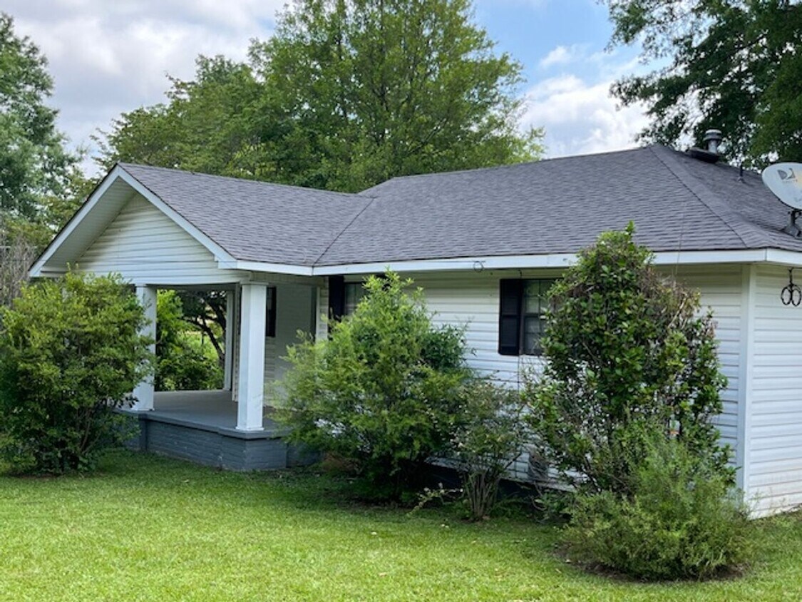 Primary Photo - Renovated 3 Bedroom 1 Bath Home for Rent