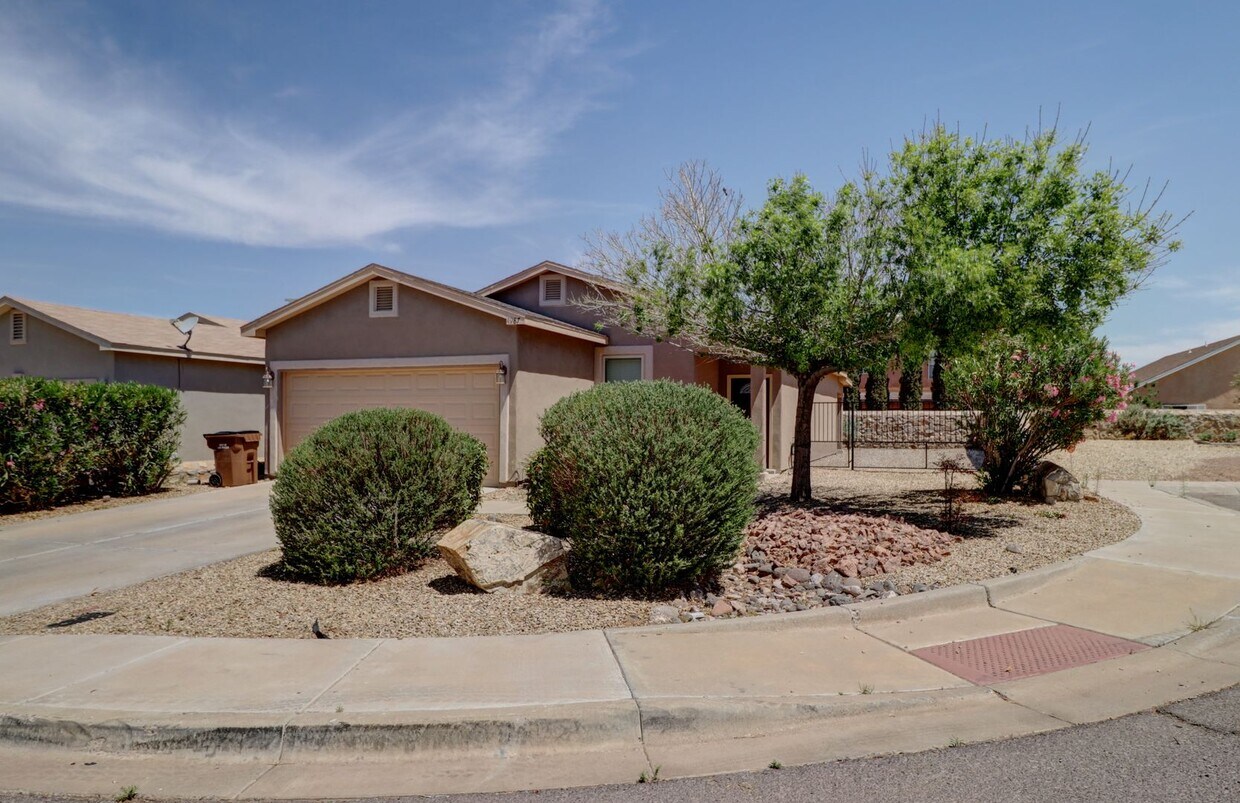 Foto principal - 4987 Wendall Rd