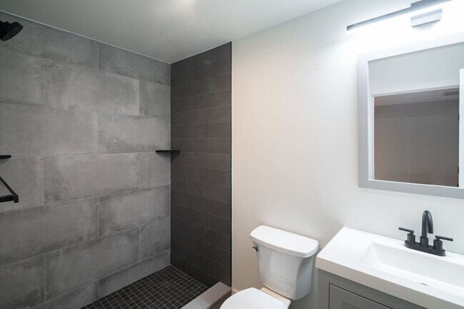 Foto del edificio - Brand New Luxury Temple Student Housing