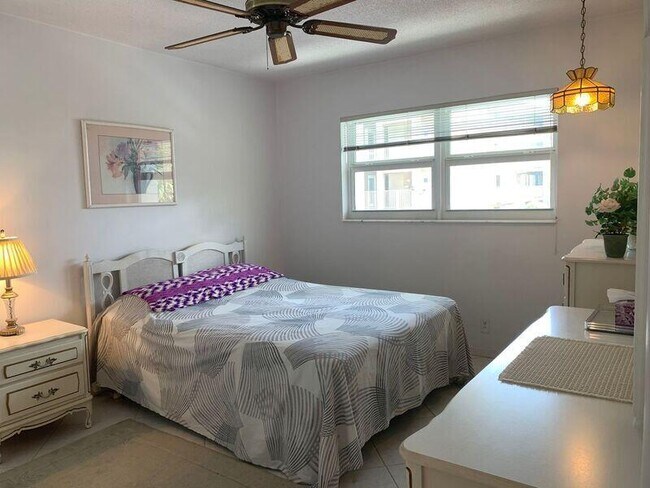 Foto del edificio - 224 Hibiscus Ave