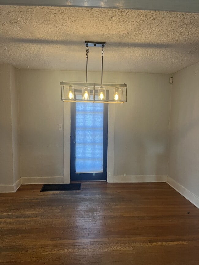 Foto del edificio - 1668 N Longview St