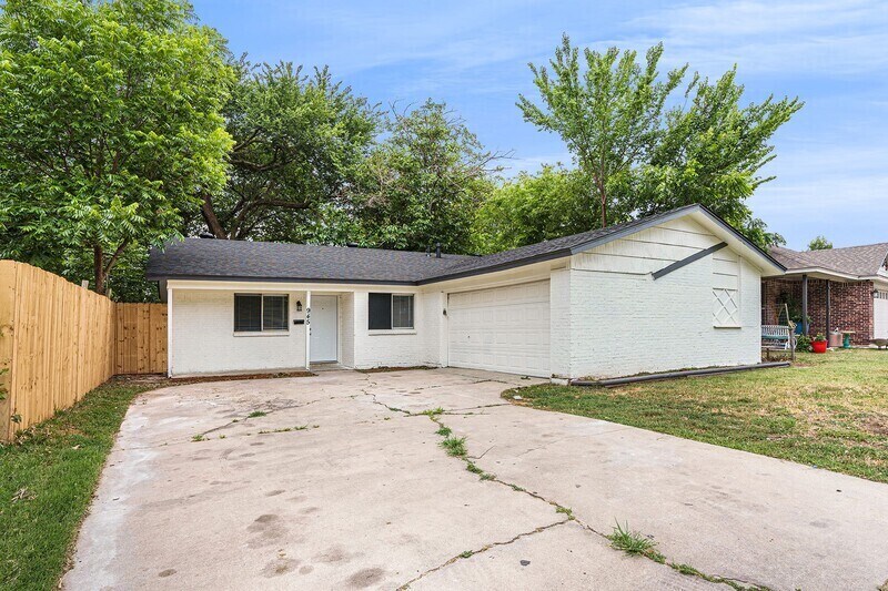 945 Russell Rd, Everman, TX 76140 House Rental in Everman, TX