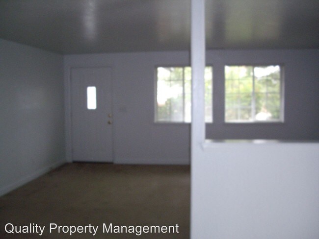 Building Photo - 1602-1604 Hollyhock Dr